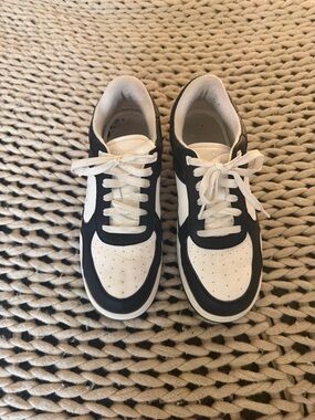 ALO Yoga Recovery Mode Sneaker - Black/White